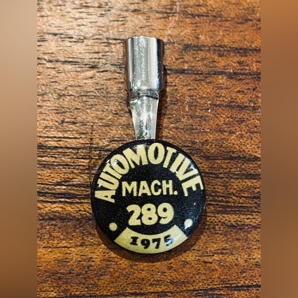 1975 Automotive Mach. 289 Pen Holder Clip - Picture 1 of 2